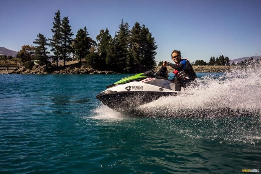 Jet Ski au Lac Lalla Takerkoust : Aventure Aquatique & Accès Piscine